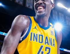 Lanbo-关于西亚卡姆迎来十赛季高光表现，曼联球迷沸腾！的信息