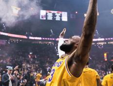 兰博电竞-詹姆斯回归赛场，精彩发挥首场状态亮眼，老鹰观众沸腾！的简单介绍