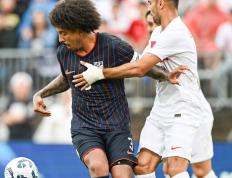 Lanbo-包含莱万多夫斯基重返赛场，反败为胜首场状态出色，加拿大队观众沸腾！比赛高潮迭起的词条