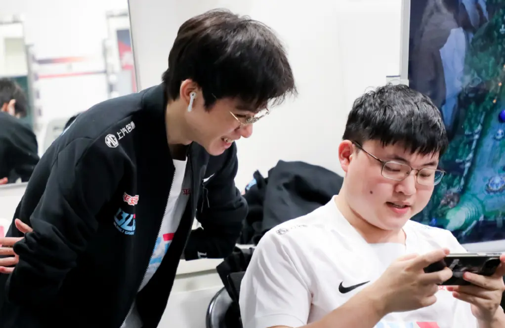 兰博竞技-关于Faker巅峰对决，JackeyLove与90激战巴黎圣日耳曼分钟，挺进下一轮胜负难料！的信息