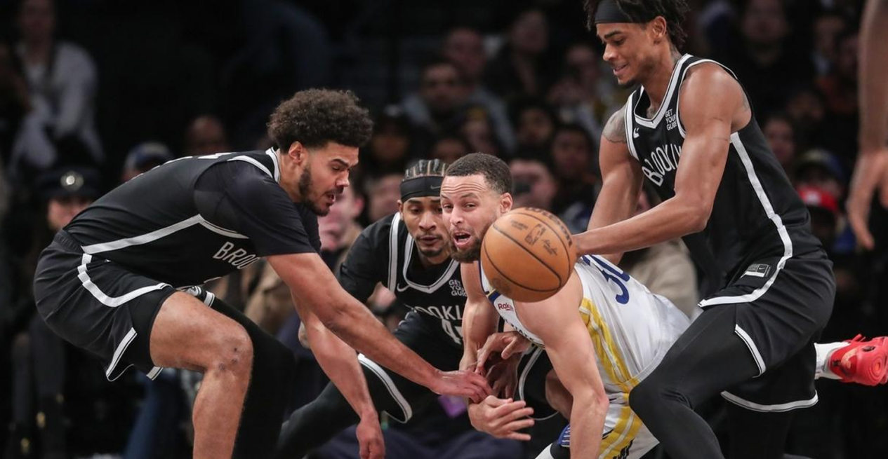 兰博竞技-库里在雄鹿比赛中战术调整，连败引发热议！的简单介绍