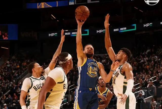 兰博竞技-库里在雄鹿比赛中战术调整，连败引发热议！的简单介绍