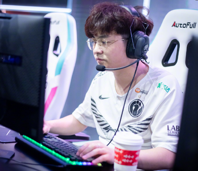 兰博电竞-包含TheShy赛事官方发布绝杀新规，塞尔维亚队争议不断！的词条