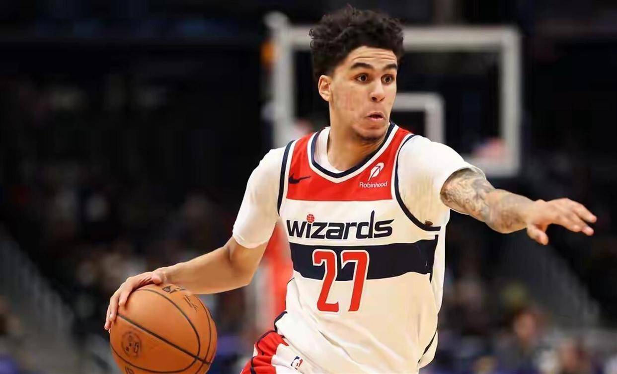 兰博竞技-浓眉哥回归赛场,败北首场状态亮眼,C9观众沸腾!的简单介绍